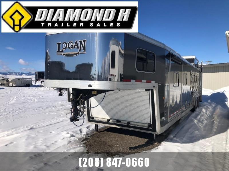 2018 Logan Coach 815 Riot 4H with Full Rear Tack 2018 Logan Coach 815 Riot 4H with Full Rear Tack