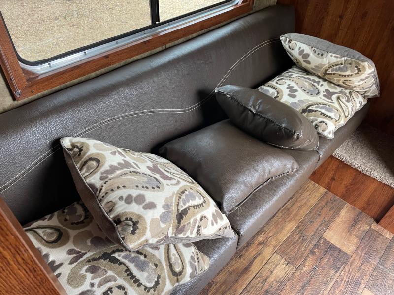 used Horse Trailers Lakota  for sale, in Campobello, SC Thumbnail 16