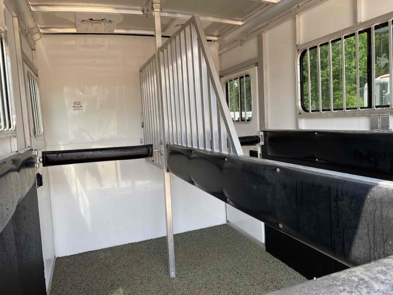 used Horse Trailers Sundowner Trailers  for sale, in Campobello, SC Thumbnail 7