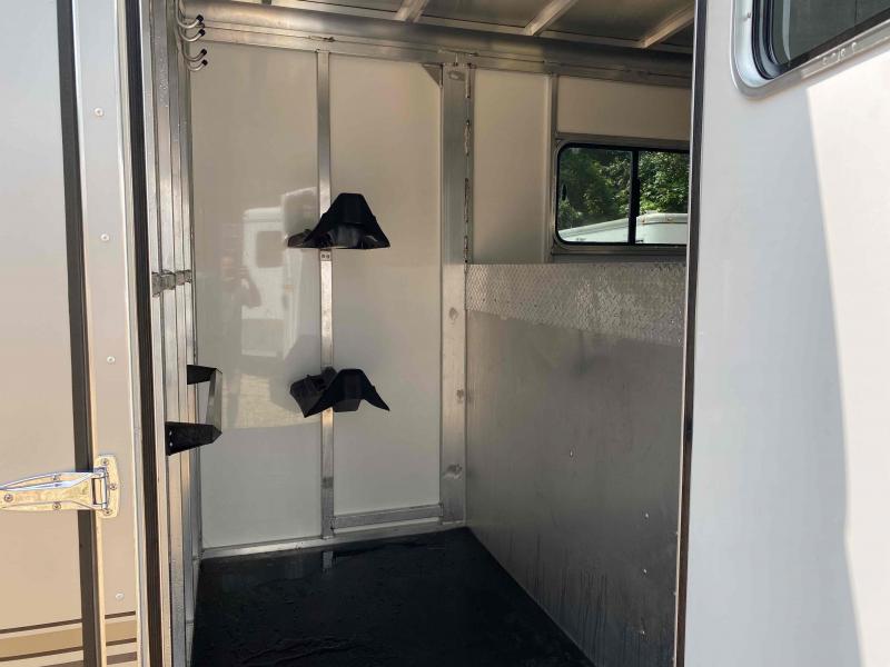 used Horse Trailers Sundowner Trailers  for sale, in Campobello, SC Thumbnail 8