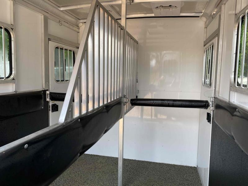 used Horse Trailers Sundowner Trailers  for sale, in Campobello, SC Thumbnail 9