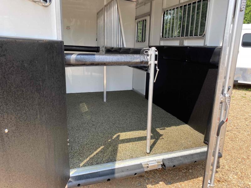 used Horse Trailers Sundowner Trailers  for sale, in Campobello, SC Thumbnail 6