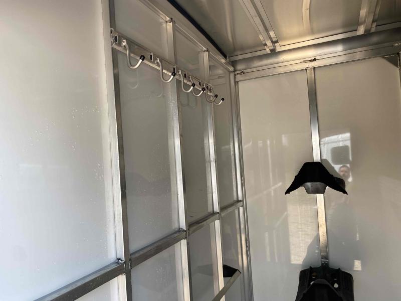 used Horse Trailers Sundowner Trailers  for sale, in Campobello, SC Thumbnail 4