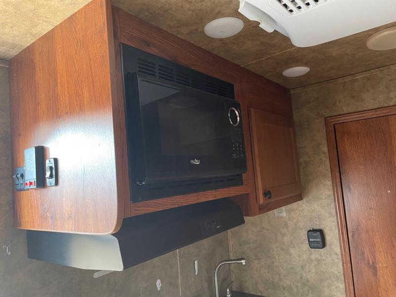 used Horse Trailers Lakota  for sale, in Campobello, SC Thumbnail 14