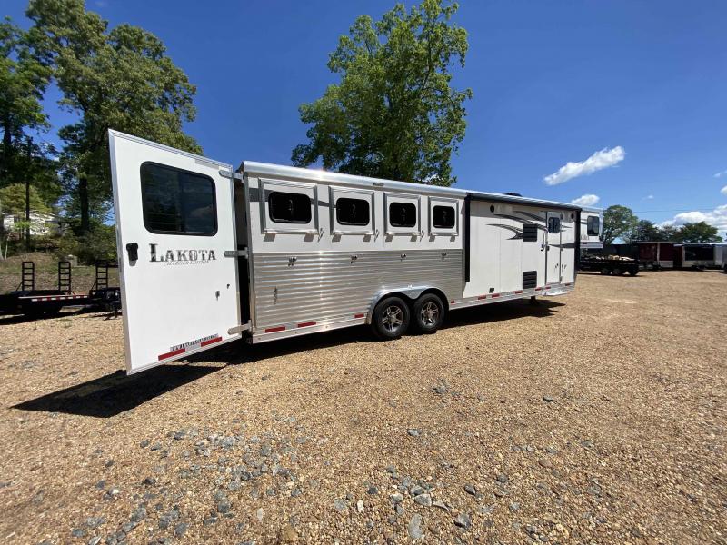 used Horse Trailers Lakota  for sale, in Campobello, SC Thumbnail 3