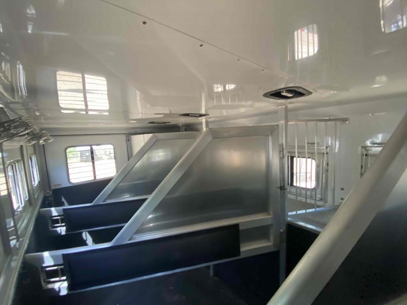 used Horse Trailers Lakota  for sale, in Campobello, SC Thumbnail 16