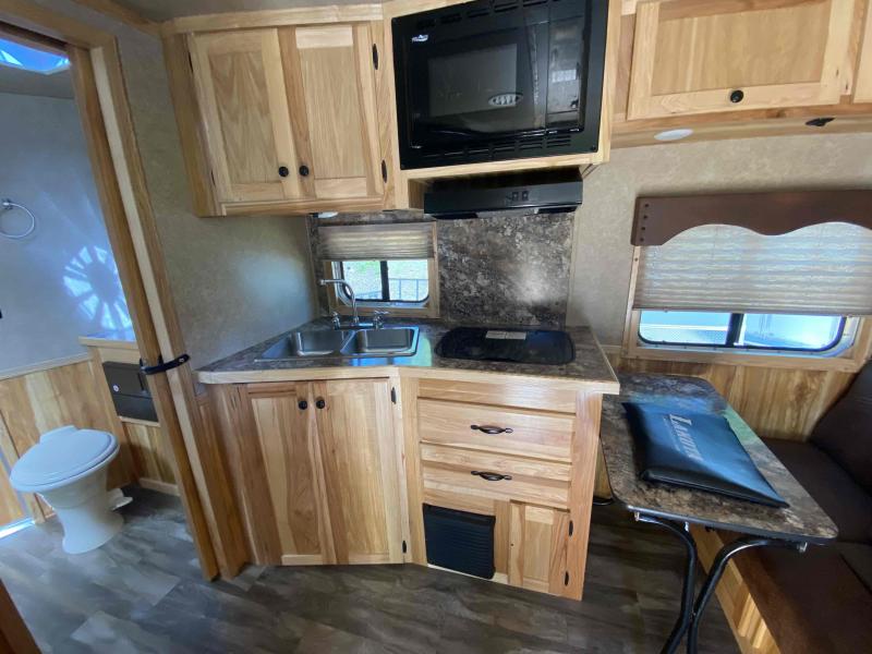 used Horse Trailers Lakota  for sale, in Campobello, SC Thumbnail 12
