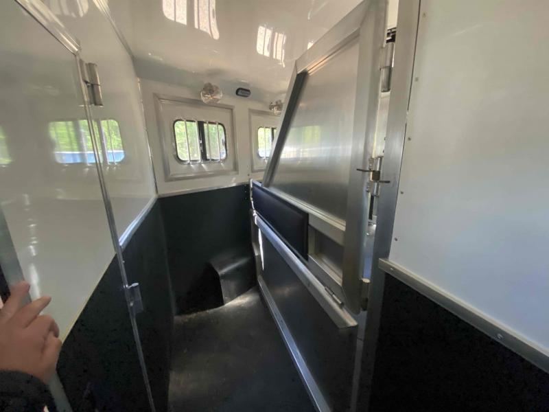 used Horse Trailers Lakota  for sale, in Campobello, SC Thumbnail 17