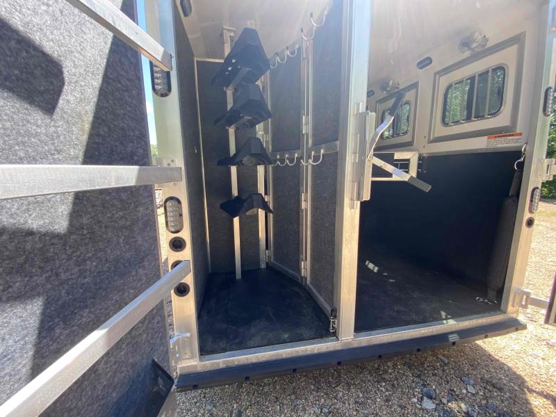 used Horse Trailers Lakota  for sale, in Campobello, SC Thumbnail 11