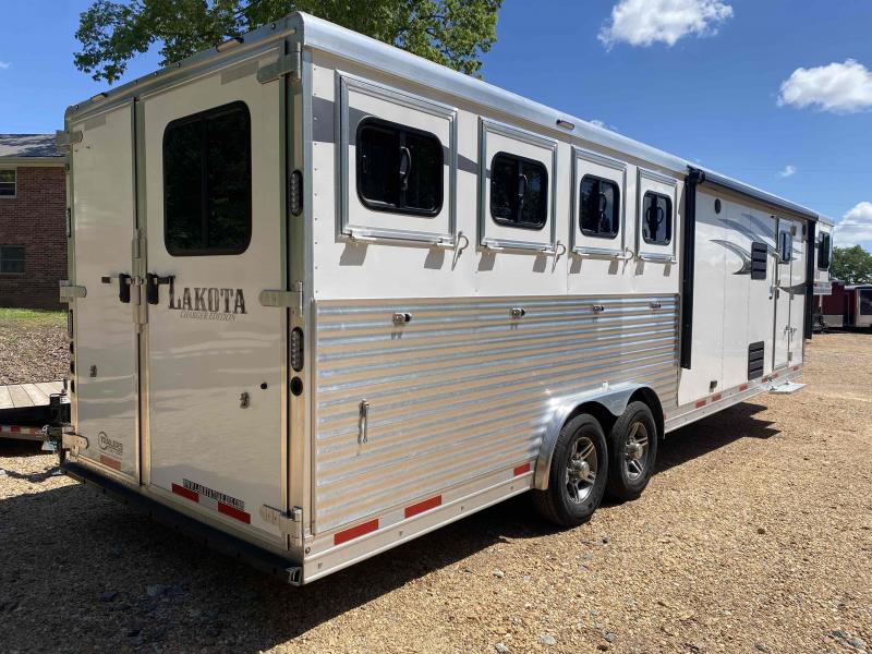 used Horse Trailers Lakota  for sale, in Campobello, SC Thumbnail 2