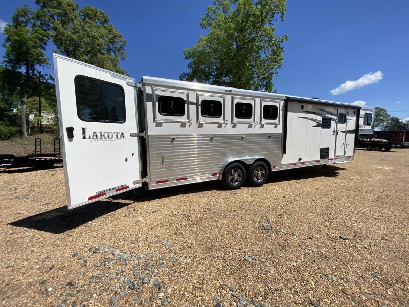 used Horse Trailers Lakota  for sale, in Campobello, SC Thumbnail 15