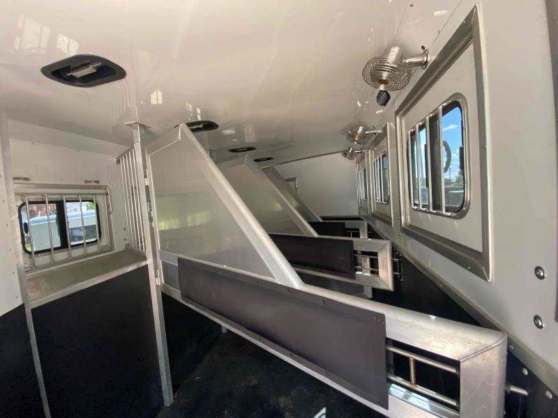 used Horse Trailers Lakota  for sale, in Campobello, SC Thumbnail 8