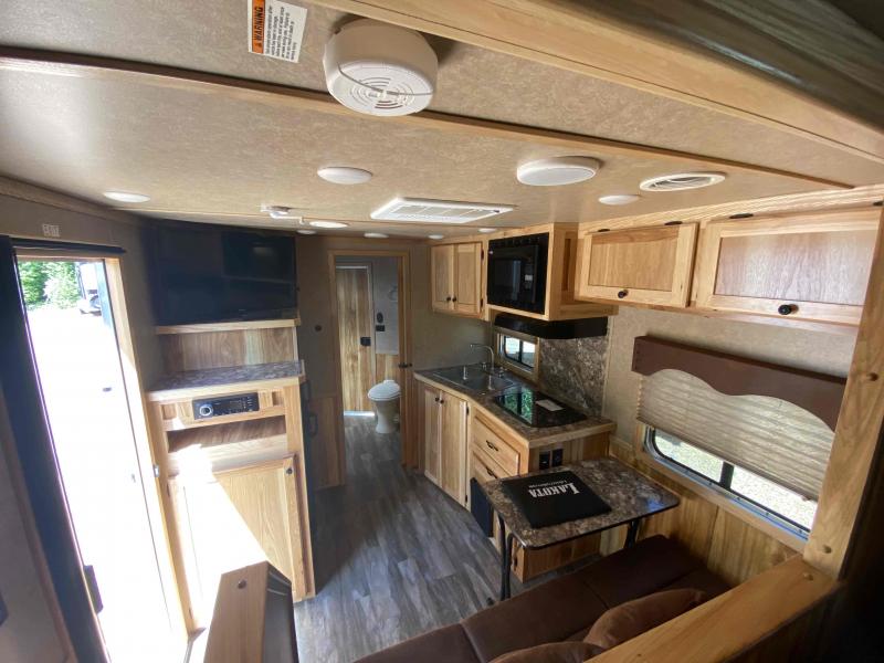 used Horse Trailers Lakota  for sale, in Campobello, SC Thumbnail 10