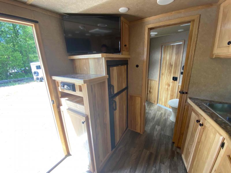 used Horse Trailers Lakota  for sale, in Campobello, SC Thumbnail 14