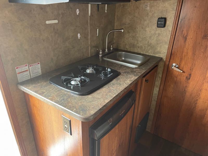 used Horse Trailers Lakota  for sale, in Campobello, SC Thumbnail 13