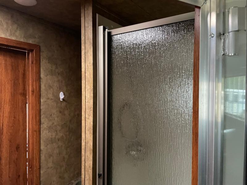 used Horse Trailers Lakota  for sale, in Campobello, SC Thumbnail 21