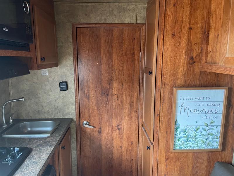 used Horse Trailers Lakota  for sale, in Campobello, SC Thumbnail 12