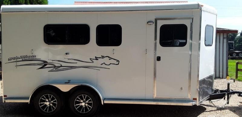 2022 Homesteader 316SB 3 Horse Bumper Pull Slant Load 2022 Homesteader 316SB 3 Horse Bumper Pull Slant Load