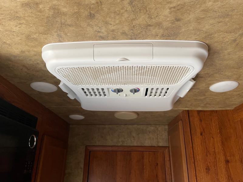 used Horse Trailers Lakota  for sale, in Campobello, SC Thumbnail 15