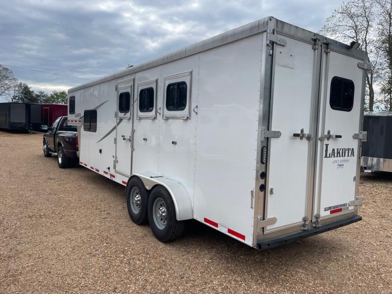 used Horse Trailers Lakota  for sale, in Campobello, SC Thumbnail 4