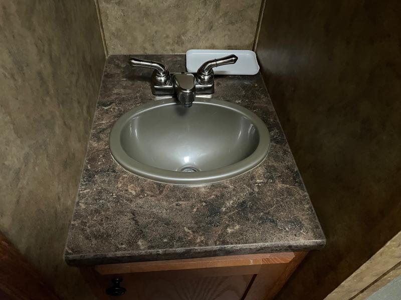 used Horse Trailers Lakota  for sale, in Campobello, SC Thumbnail 20