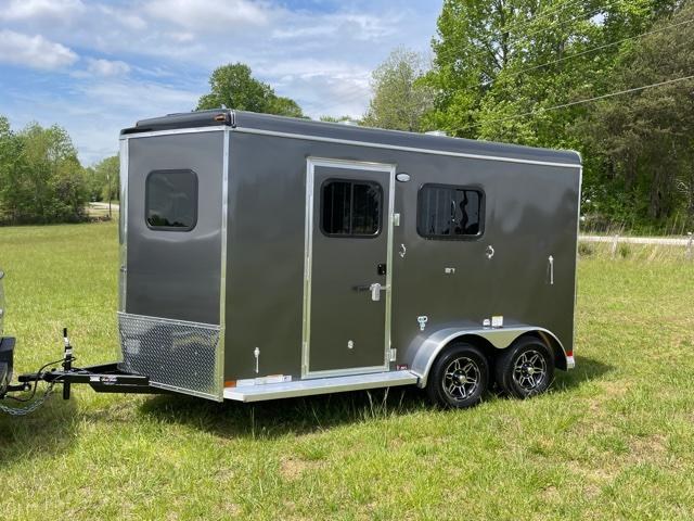 2022 Homesteader 2 Horse Trailer Slant Load 2022 Homesteader 2 Horse Trailer Slant Load