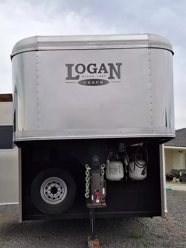used Horse Trailers Logan Coach Trailers  for sale, in Yakima, WA Thumbnail 4