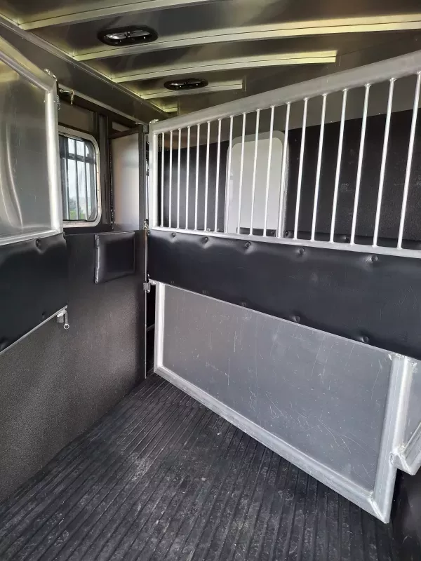 used Horse Trailers Logan Coach Trailers  for sale, in Yakima, WA Thumbnail 6