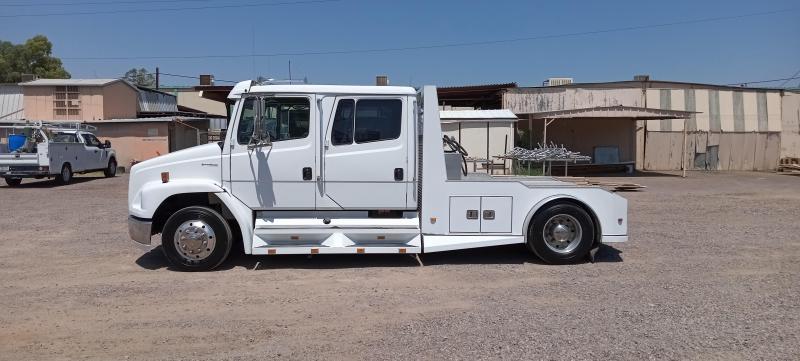 2000 Freightliner SPORTS CHASSIS Truck 2000 Freightliner SPORTS CHASSIS Truck