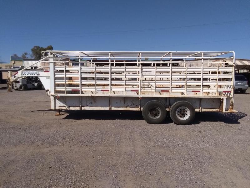 2002 Performance Trailers 20' GN BAR TOP Livestock Trailer 2002 Performance Trailers 20' GN BAR TOP Livestock Trailer