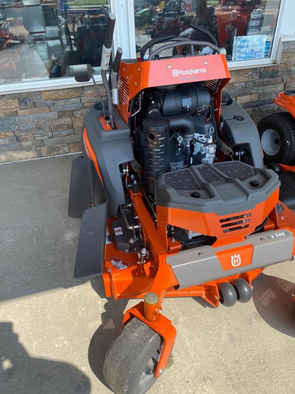 HUSQVARNA V548 STAND ON ZERO TURN HUSQVARNA V548 STAND ON ZERO TURN