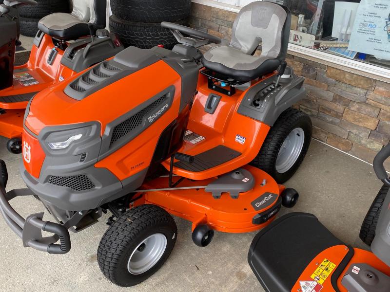 2022 Husqvarna TS254 Lawn Mowers 2022 Husqvarna TS254 Lawn Mowers
