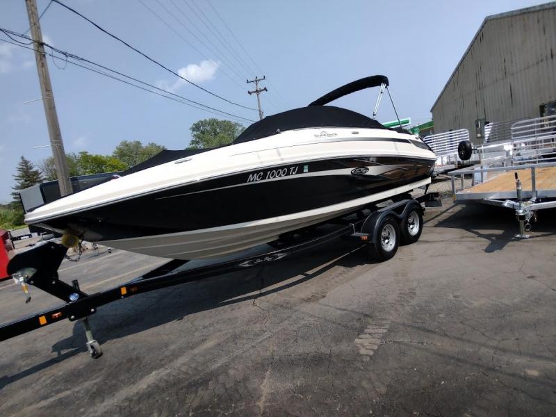 2010 Sea Ray Sundeck 220 Bowrider 2010 Sea Ray Sundeck 220 Bowrider