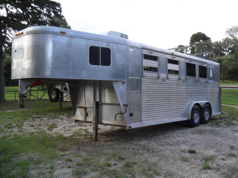 1991 Sooner 3 horse slant load Livestock Trailer 1991 Sooner 3 horse slant load Livestock Trailer