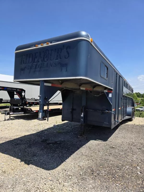 82" X 28' Triple Axle Horse Trailer