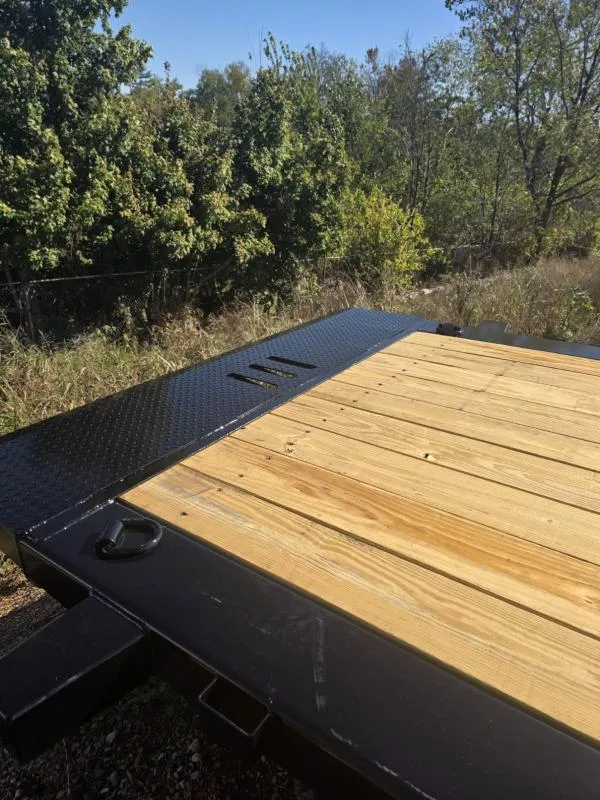 new Equipment / Flatbed Trailers Load Trail  for sale, in Farmington, MO Thumbnail 4