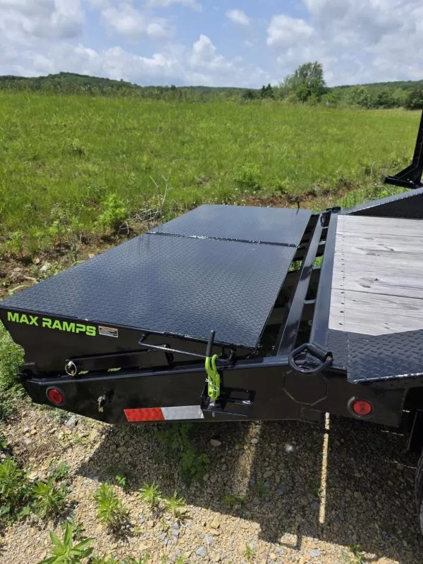 new Equipment / Flatbed Trailers Load Trail  for sale, in Farmington, MO Thumbnail 4