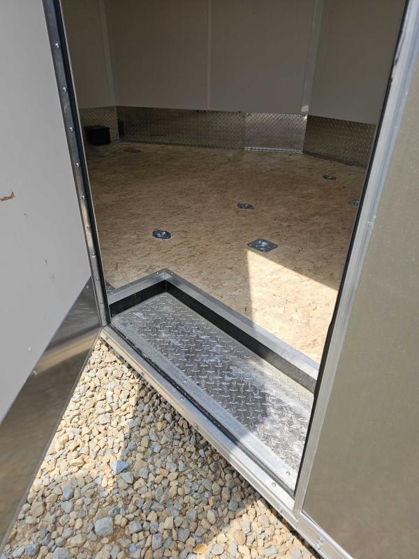 new Cargo (Enclosed) Trailers Look Trailers  for sale, in Farmington, MO Thumbnail 10