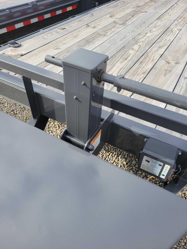 new Equipment / Flatbed Trailers Load Trail  for sale, in Farmington, MO Thumbnail 8