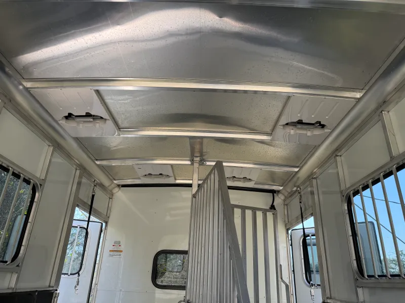 used Horse Trailers Sundowner Trailers  for sale, in Magnolia, TX Thumbnail 4