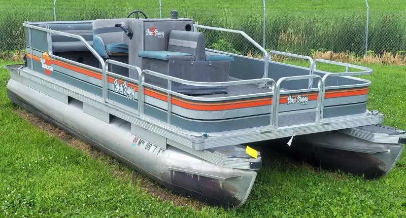 1986 Sun Tracker Bass Buggy Pontoon Boat w/ Mercury 35hp 2stroke 1986 Sun Tracker Bass Buggy Pontoon Boat w/ Mercury 35hp 2stroke h1OUVMcx3gge
