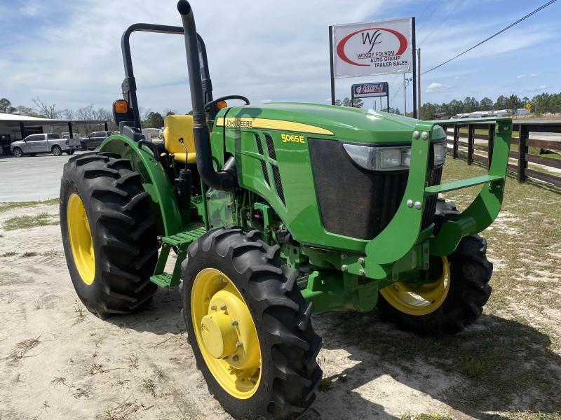2016 John Deere 5065E Tractor 2016 John Deere 5065E Tractor