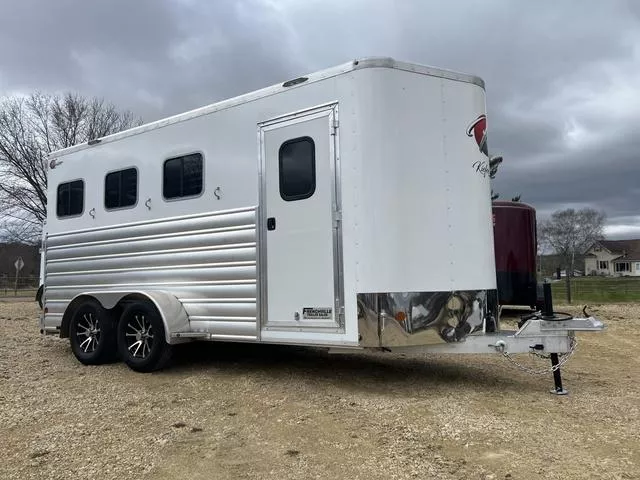 2025 Kiefer Kruiser 3 Horse Slant Load All Aluminum Trailer