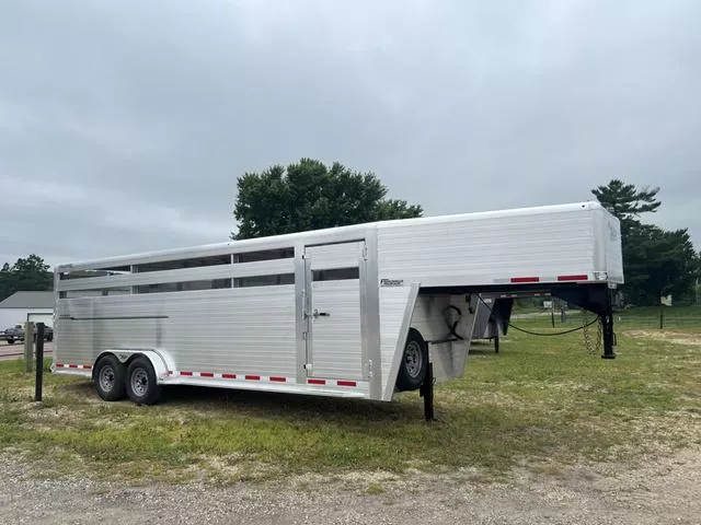 2026 Hillsboro Industries 24' Endura Gooseneck Livestock Trailer