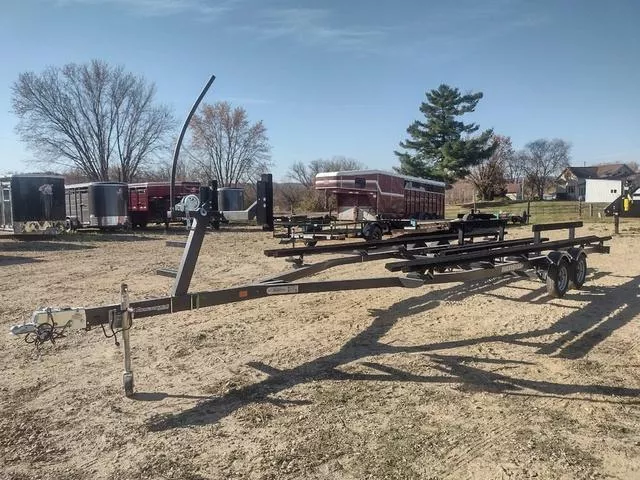 2025 Yacht Club 29' 10" Pontoon Trailer