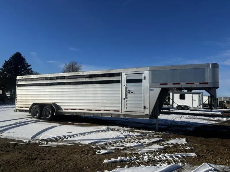 2015 Featherlite Trailers 7 x 26 Aluminum Gooseneck Livestock Trailer