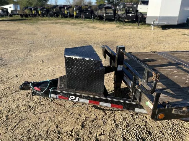 used Equipment / Flatbed Trailers PJ Trailers  for sale, in Ettrick, WI Thumbnail 2