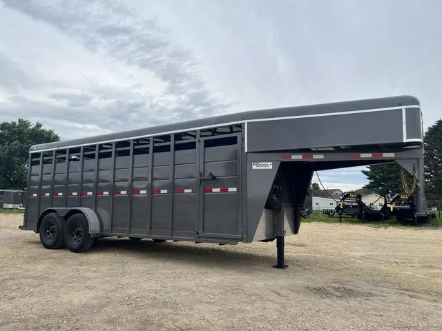 2026 S&S Manufacturing 20' Gooseneck Livestock Trailer 