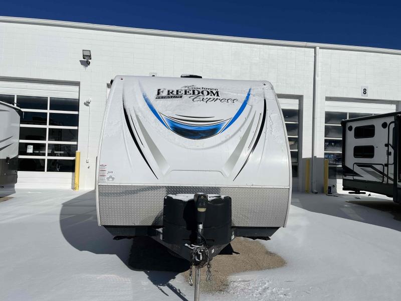 used Travel Trailers Coachmen Freedom Express Ultra Lite for sale, in Springfield, MO Thumbnail 3
