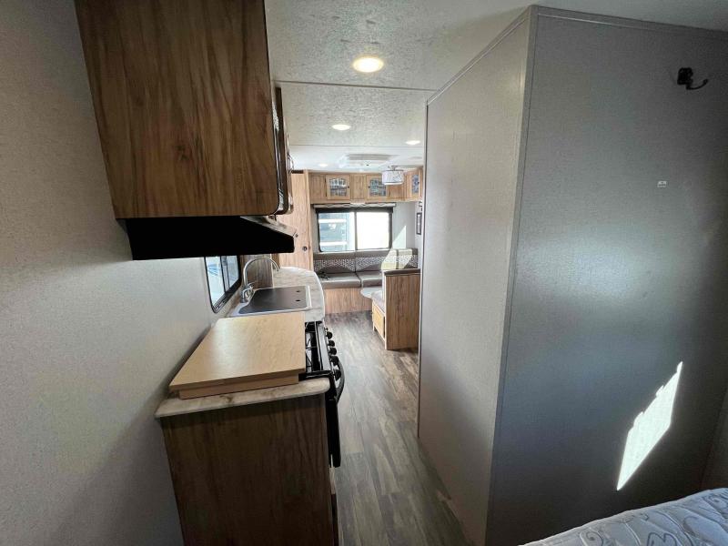 used Travel Trailers Coachmen Freedom Express Ultra Lite for sale, in Springfield, MO Thumbnail 23